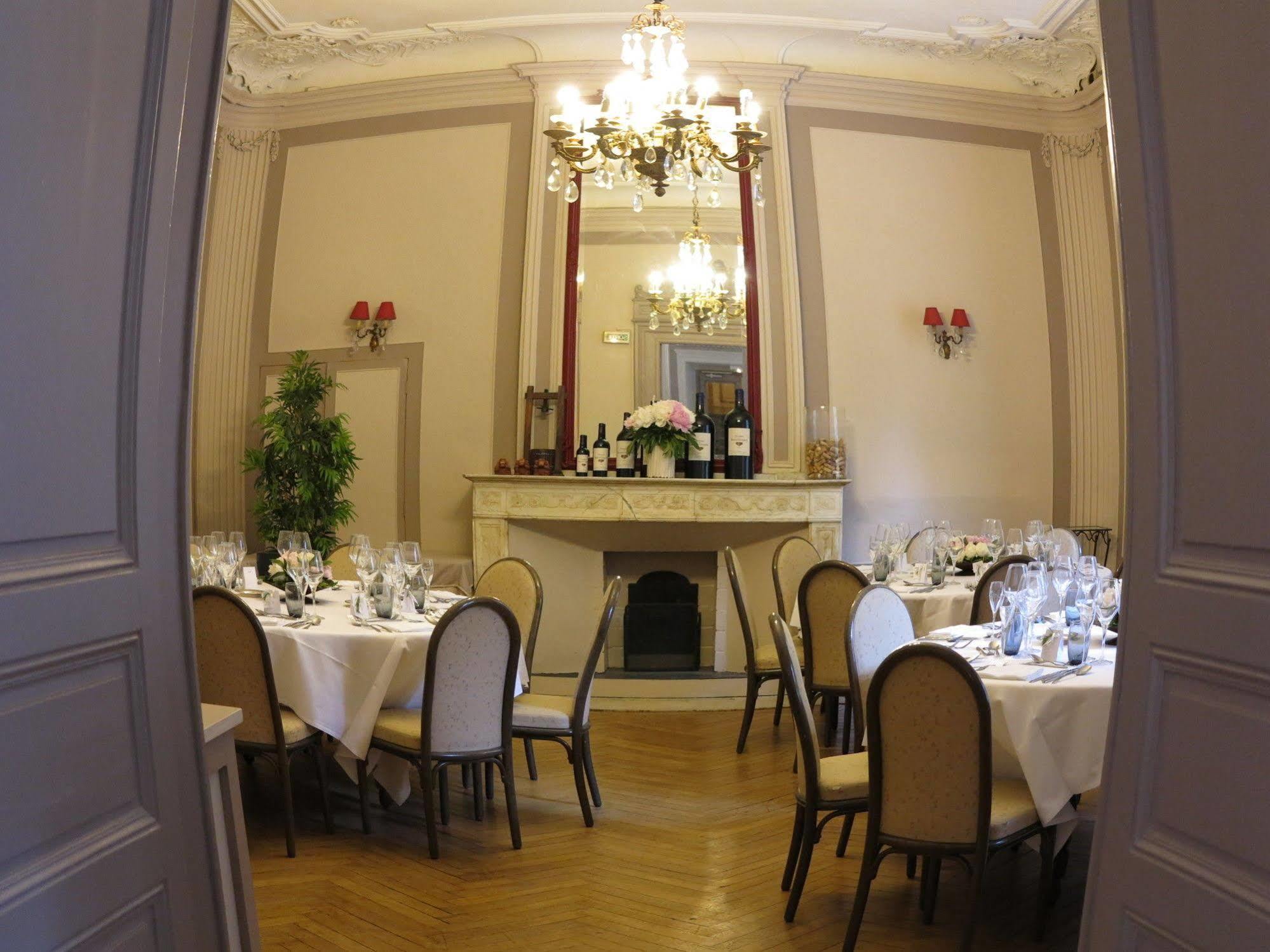 Hotel Logis Moderne Et Pigeon 3*